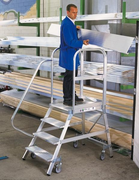 Aluminium-Podesttreppe einseitig begehbar, Stufen- und Plattformausführung: Aluminium geriffelt